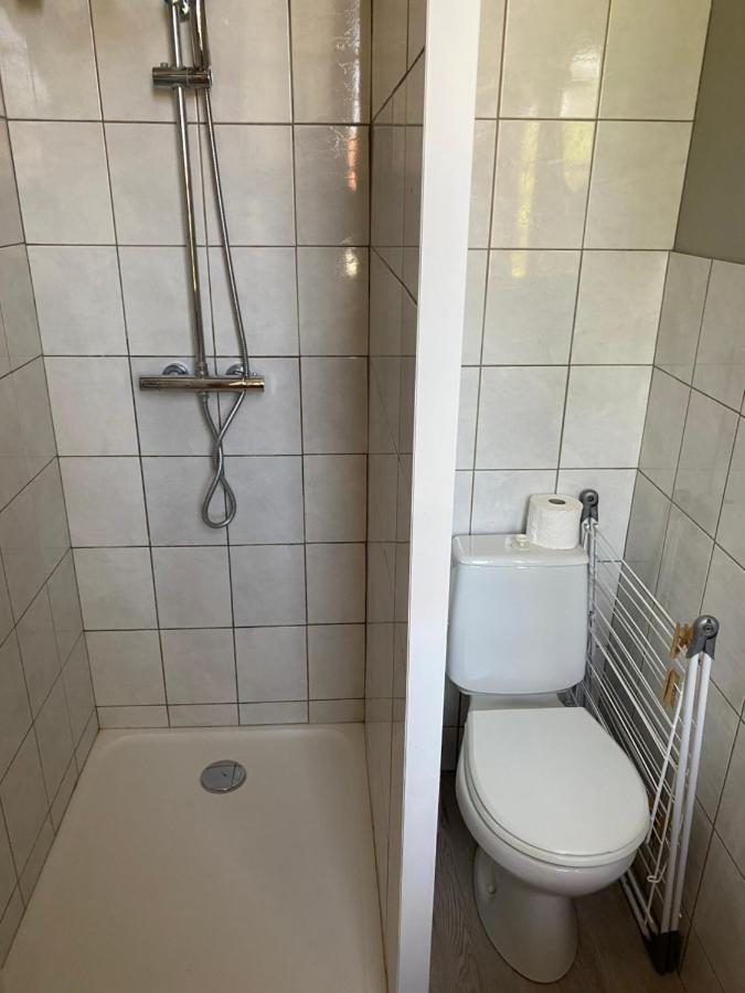 Les Studios Meubles De L'Avenue Bouloumie Vittel Zewnętrze zdjęcie