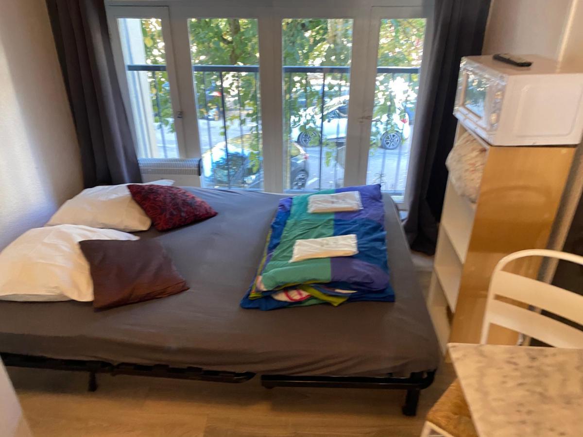 Les Studios Meubles De L'Avenue Bouloumie Vittel Zewnętrze zdjęcie
