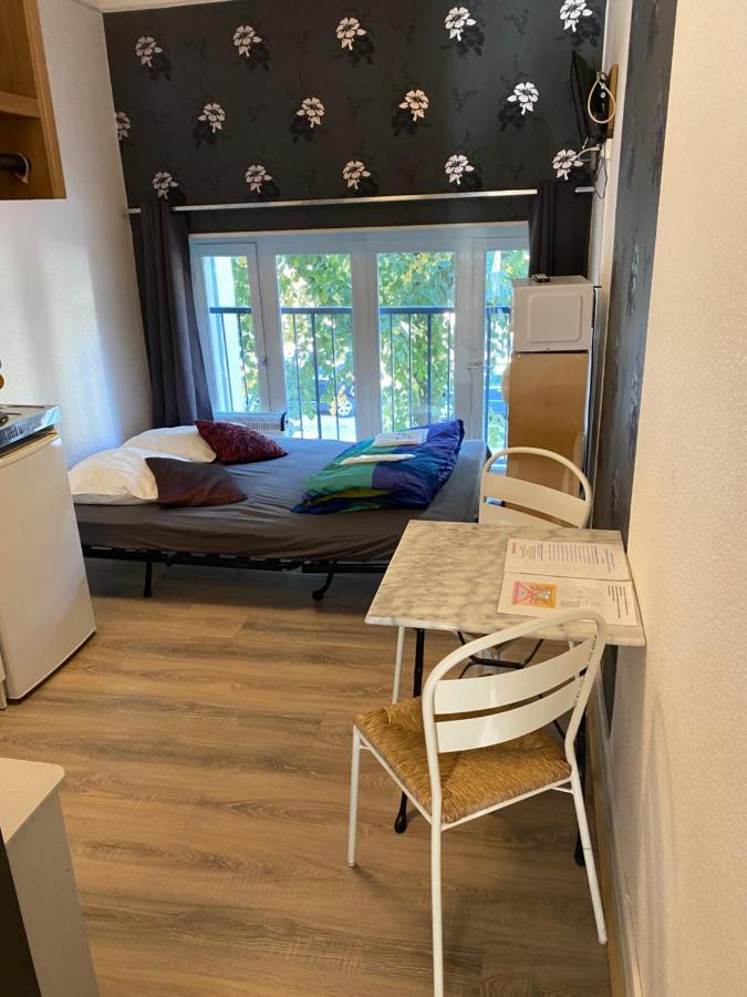 Les Studios Meubles De L'Avenue Bouloumie Vittel Zewnętrze zdjęcie