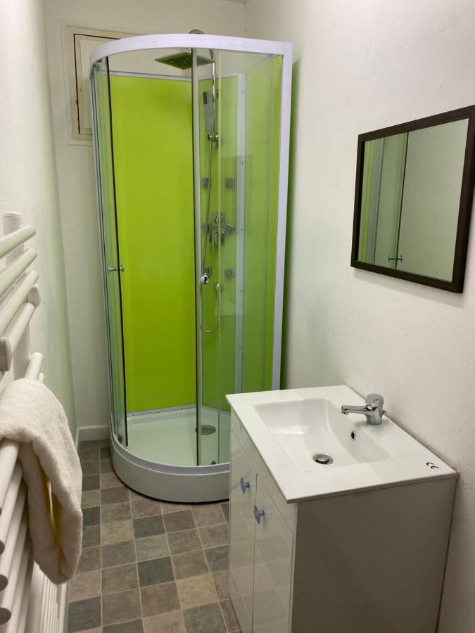 Les Studios Meubles De L'Avenue Bouloumie Vittel Zewnętrze zdjęcie