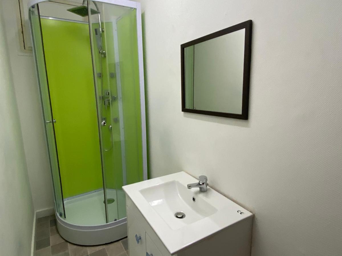 Les Studios Meubles De L'Avenue Bouloumie Vittel Zewnętrze zdjęcie