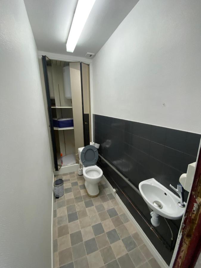Les Studios Meubles De L'Avenue Bouloumie Vittel Zewnętrze zdjęcie