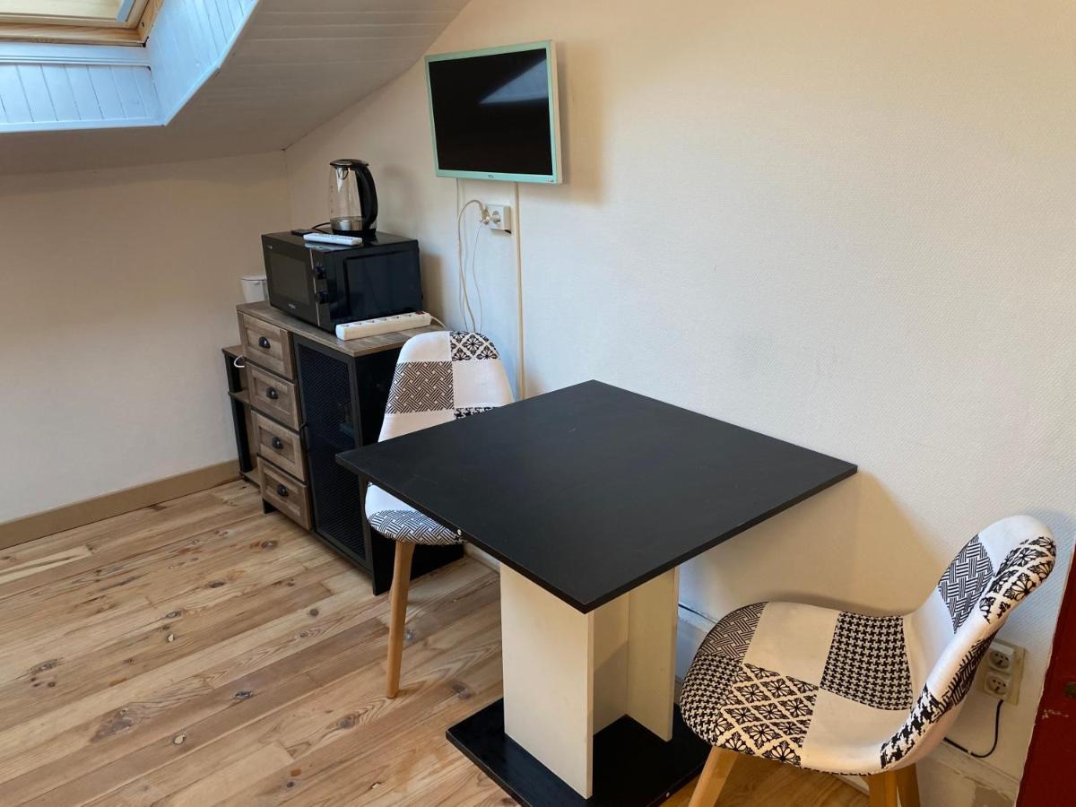 Les Studios Meubles De L'Avenue Bouloumie Vittel Zewnętrze zdjęcie