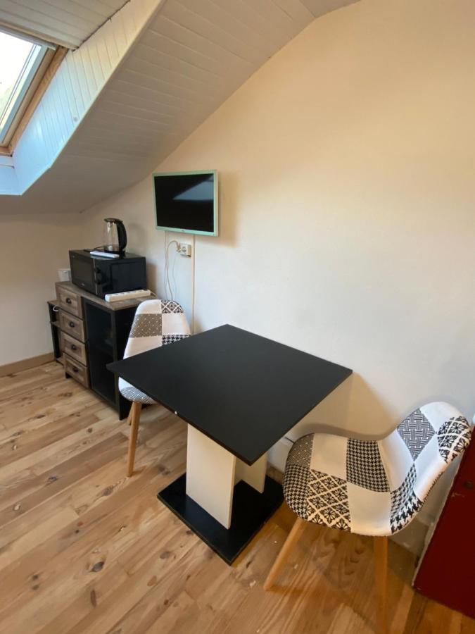 Les Studios Meubles De L'Avenue Bouloumie Vittel Zewnętrze zdjęcie