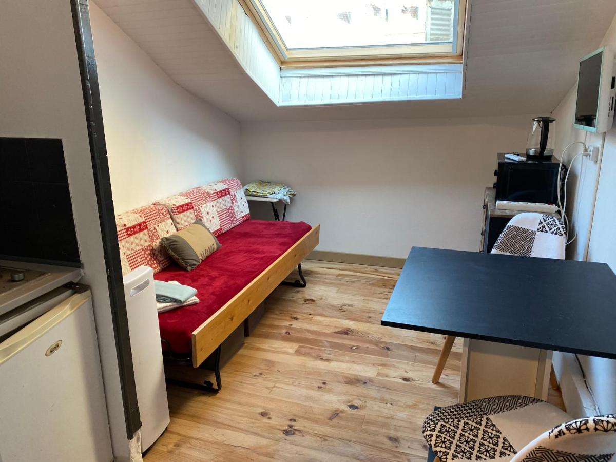 Les Studios Meubles De L'Avenue Bouloumie Vittel Zewnętrze zdjęcie